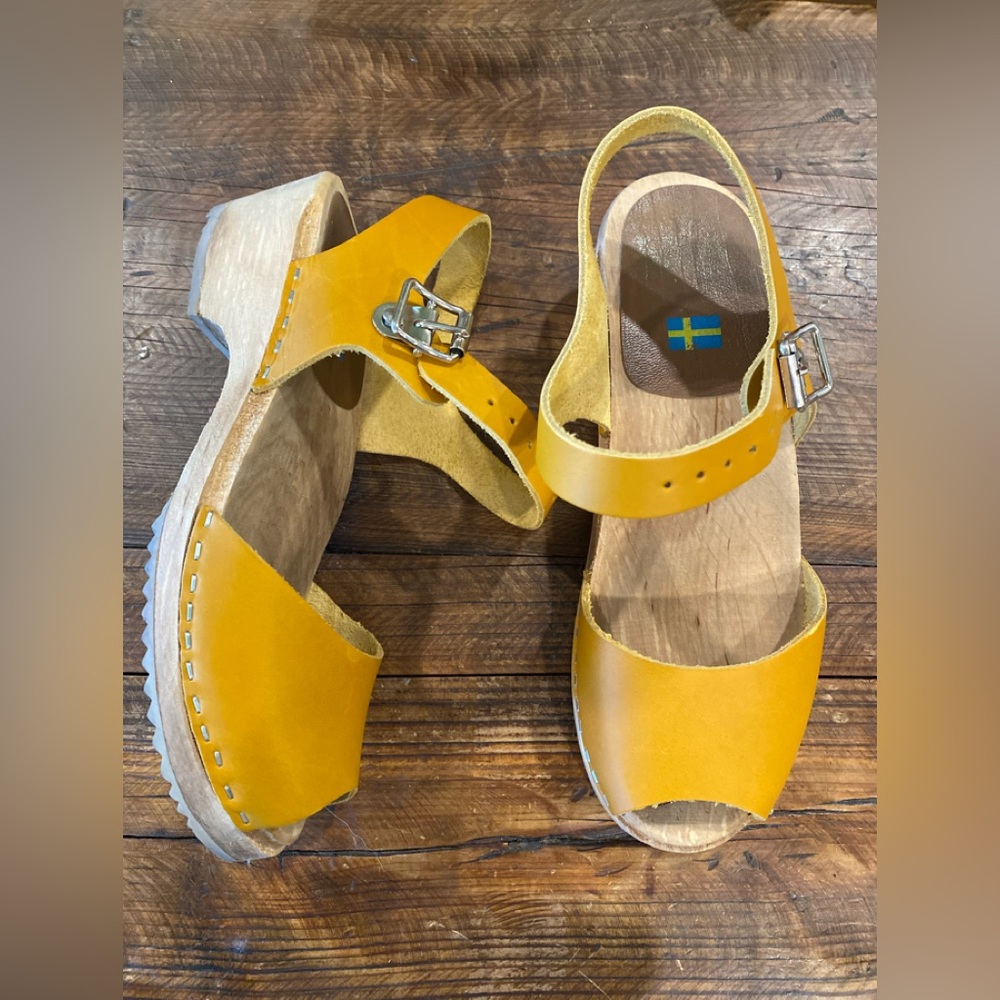 MIA Clogs